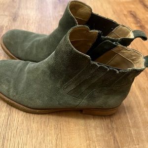 Soft booties, Gently used, EUC